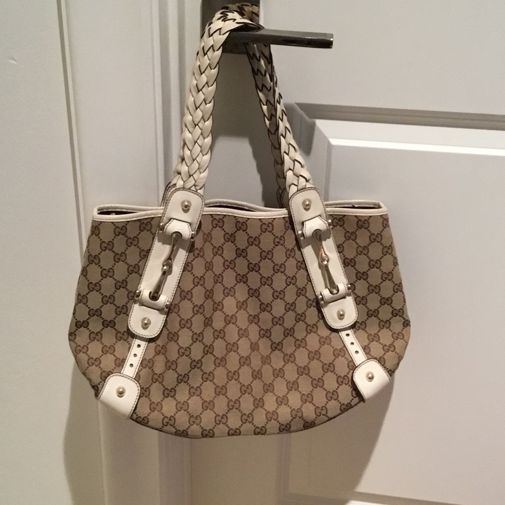 Gucci Pelham Hobo