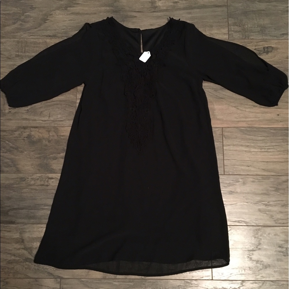 Gorgeous LBD black cold solder openarm dress/tunic