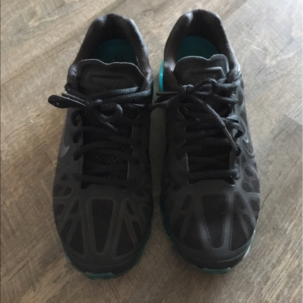 Nike Air Max shoes Sz 7.5 EUC!