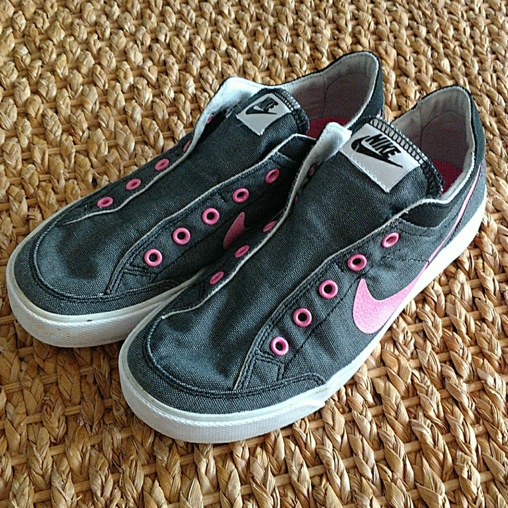 Girl's Nike Skate Shoes