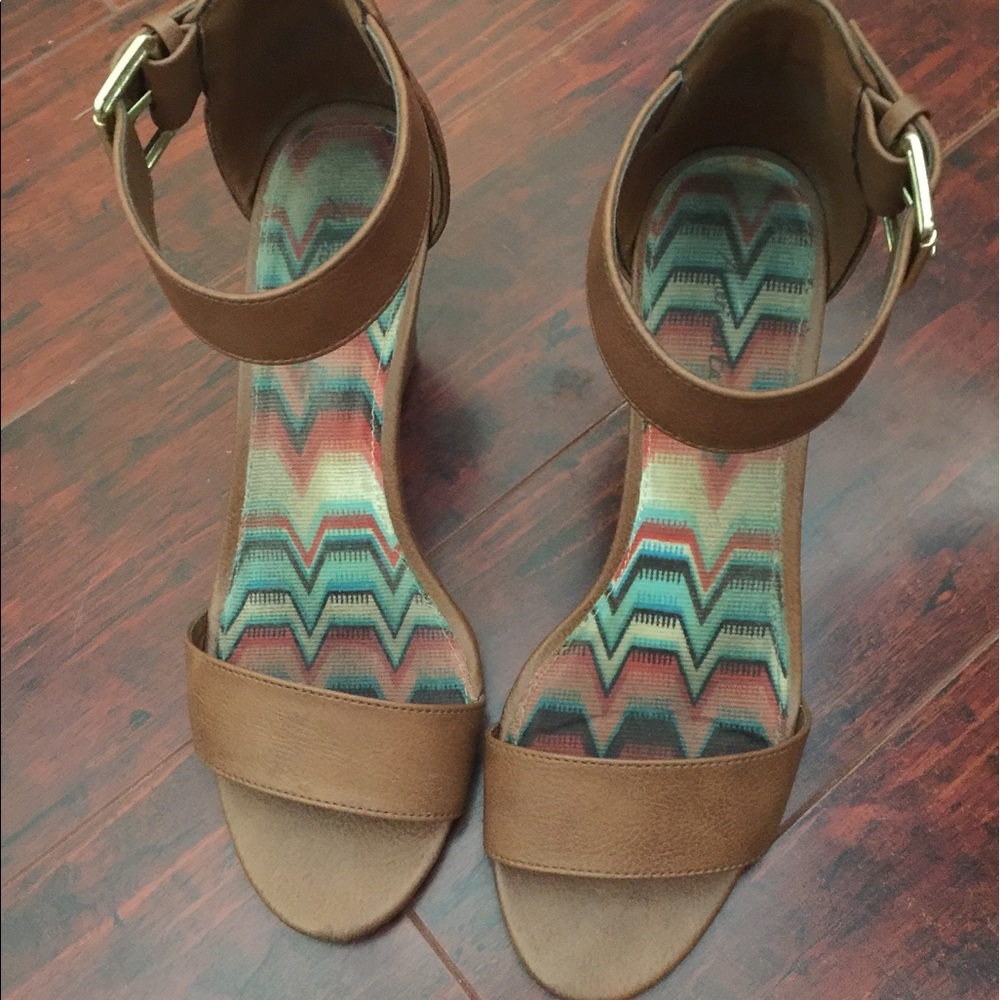 Cognac Wedges - Picture 3 of 3
