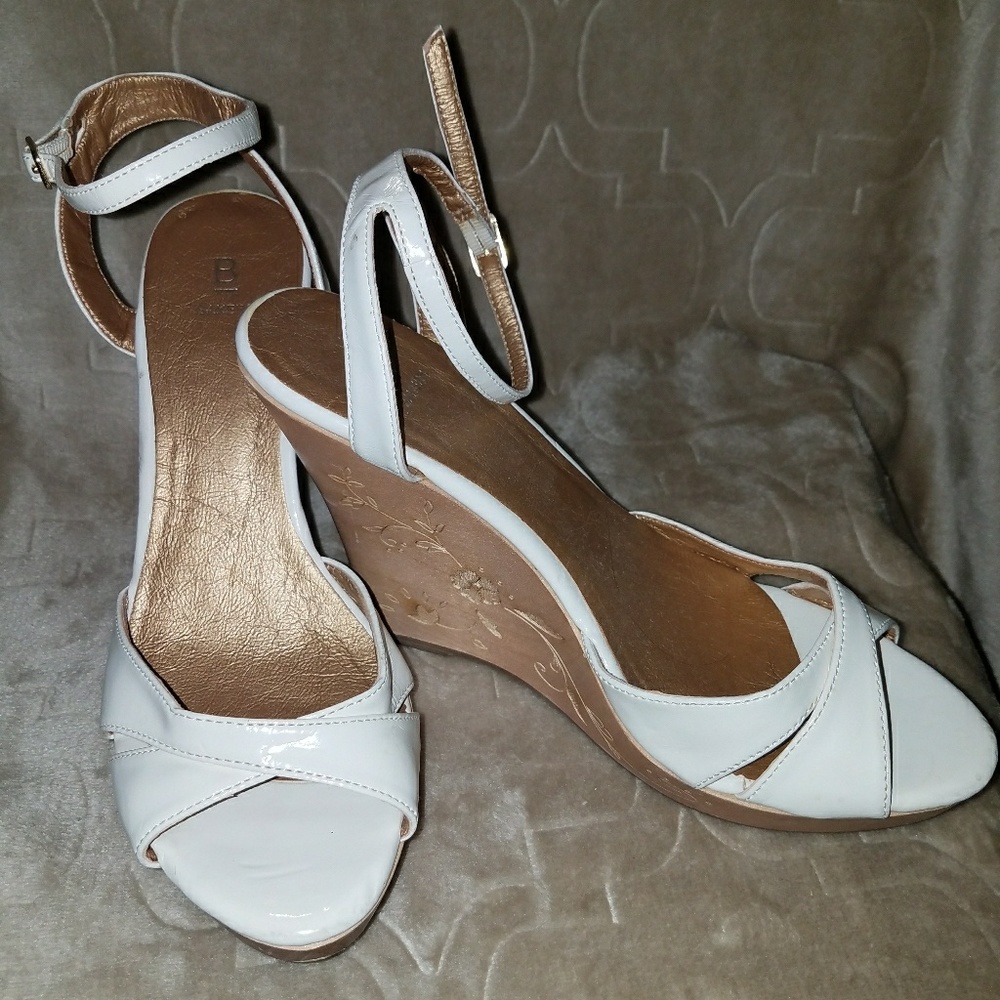 BAKERS White Peep Toe Ankle Strap Heels $20 OBO