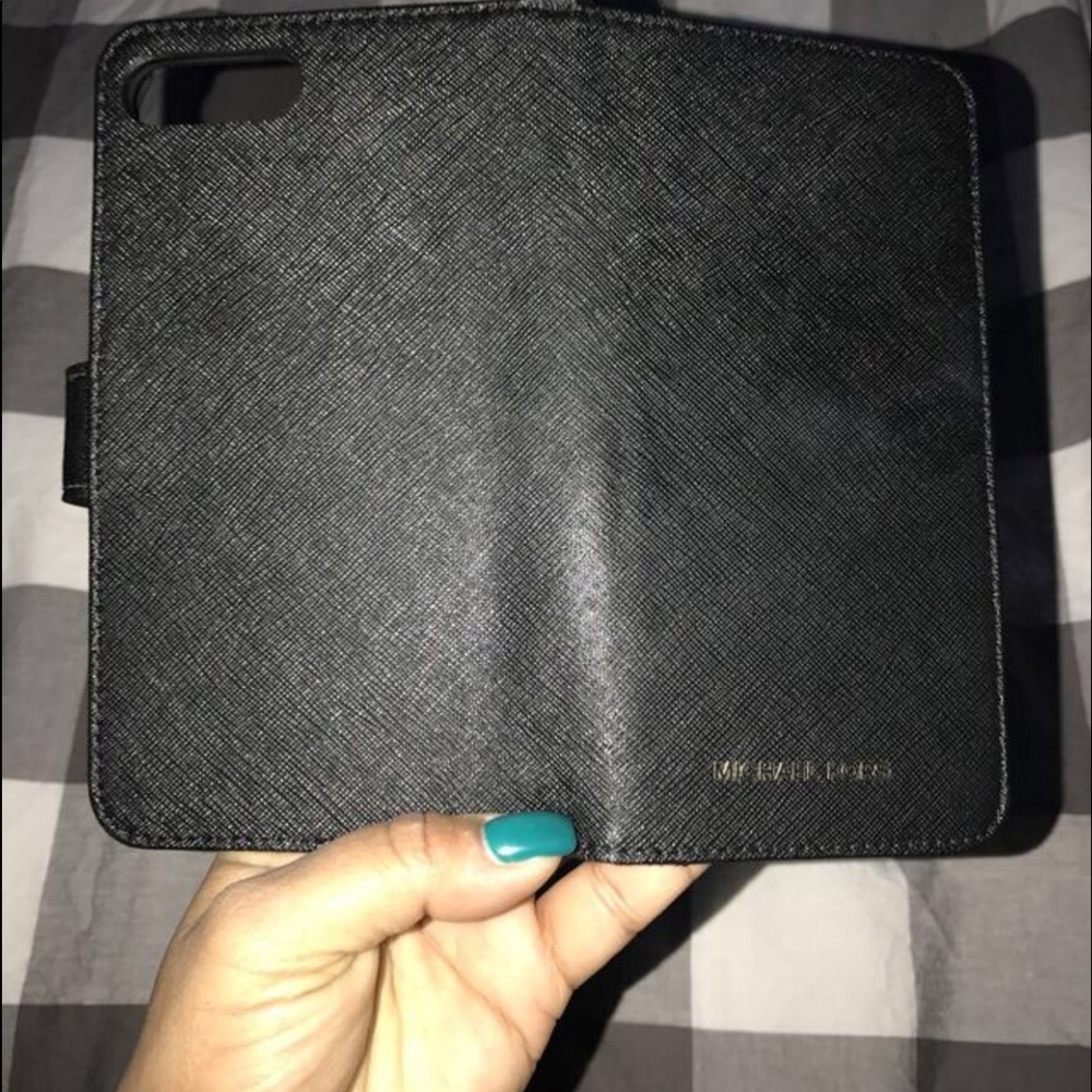 Michael Kors 7 Plus wallet