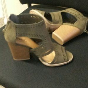 New Quipid 6 1/2 shoes