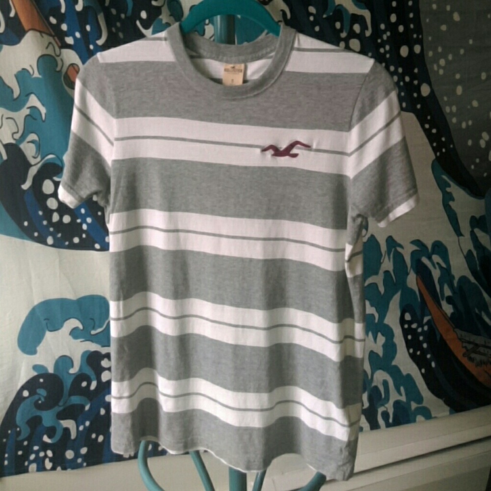 Hollister❗2/$14❗Grey white striped tee