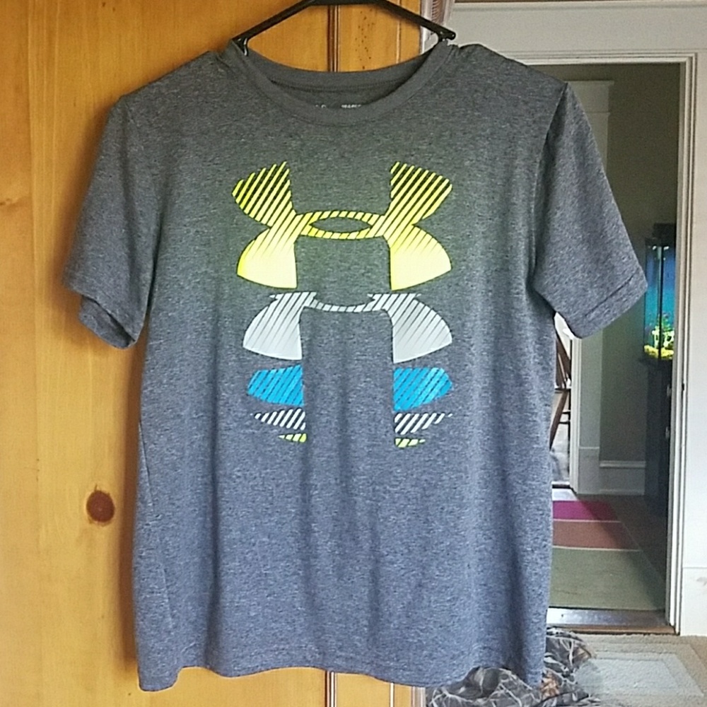 Underarmour graphic tee