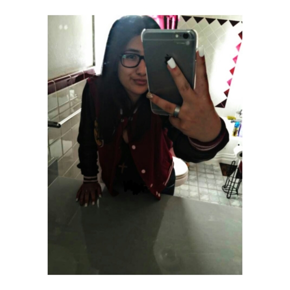 Meet your Posher, Michell - Picture 1 of 1