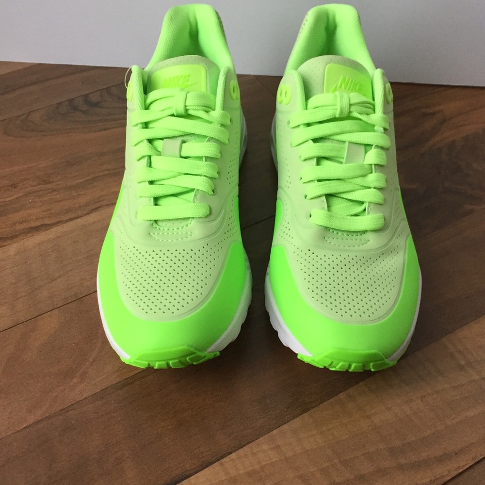 Green Glow Air Max  - WMNS 5.5