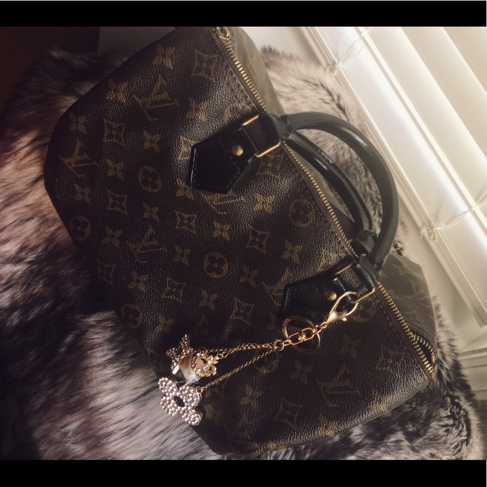 SOLD: Authentic Louis Vuitton Speedy 30