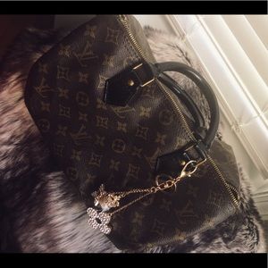 SOLD: Authentic Louis Vuitton Speedy 30