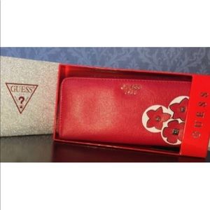 ❗️PRICE DROP Guess Convertible Wallet to Wristlet