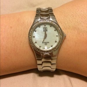 Esquire diamond watch with mother of pearl face