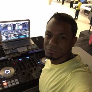 Meet your Posher, Noel