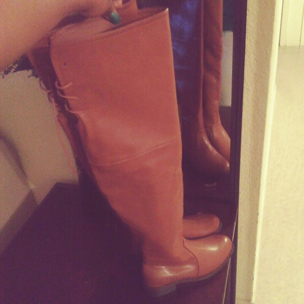 BOOTS (THIGH HIGH)
