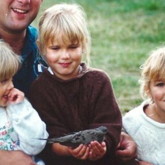 Meet your posher, Hannah - Picture 3 of 5