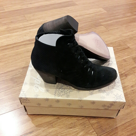 NWT Free People Loveland Ankle Boot - Picture 7 of 8