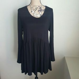 Agnes and Dora Black Muse Long Sleeves