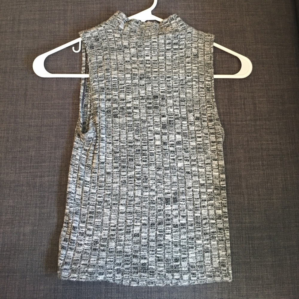 Turtle neck AE gray top
