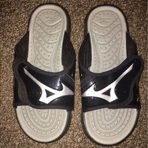 Mizuno Slides