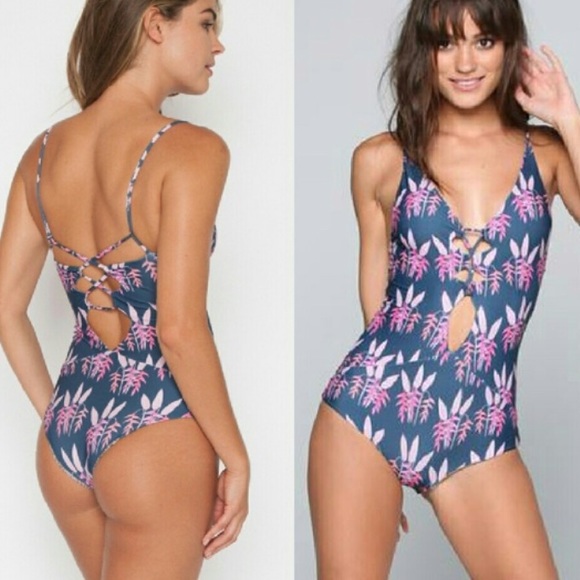 acacia swimwear Other - 🎉HP🎉ACACIA SWIMWEAR KOKOMO FULL PIECE HELICONIA