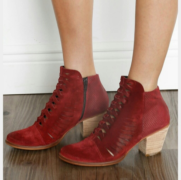 Free People Shoes - NWT Free People Loveland Ankle Boot