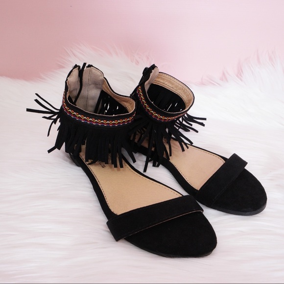 Fringes Black Sandals - Picture 2 of 6