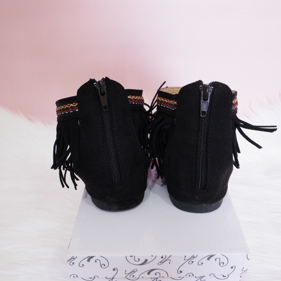 Fringes Black Sandals - Picture 3 of 6