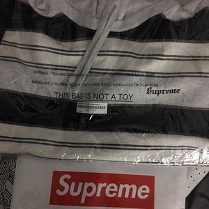 Supreme Crewneck hoodie