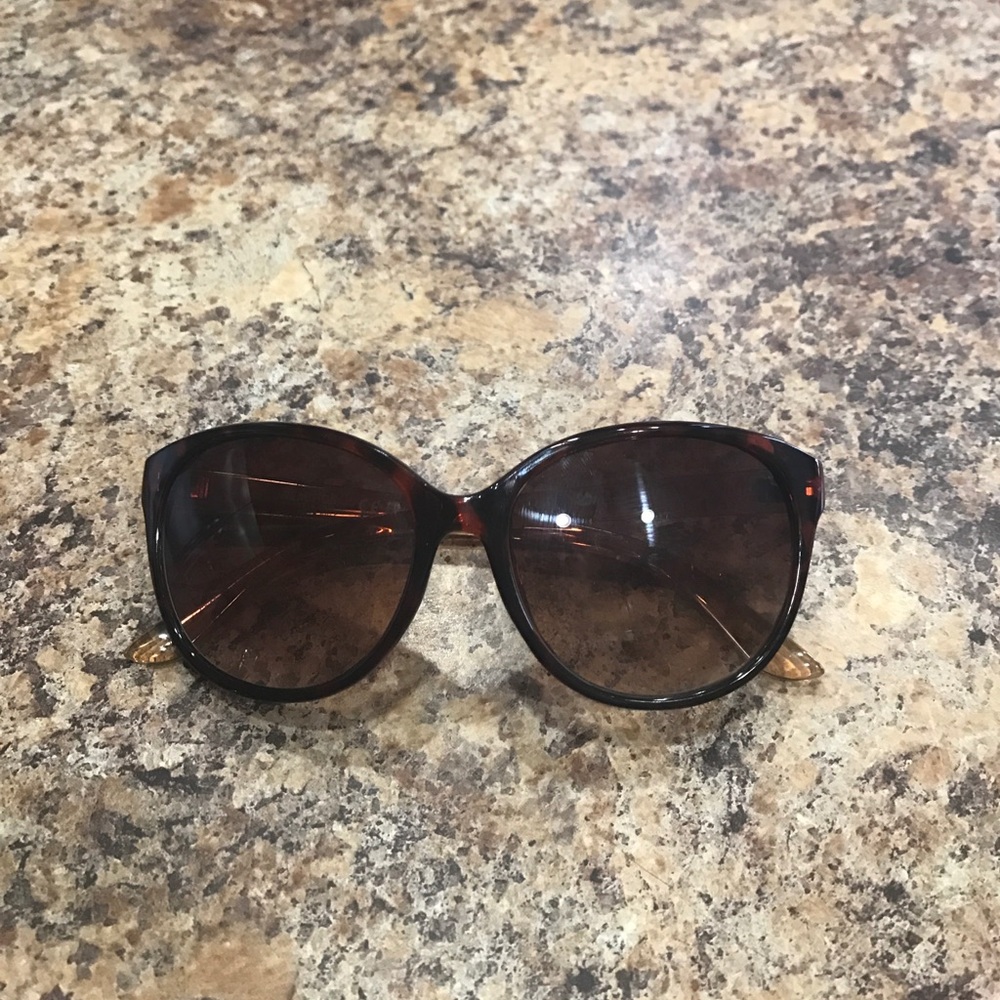 Kenneth Cole reaction sunnies