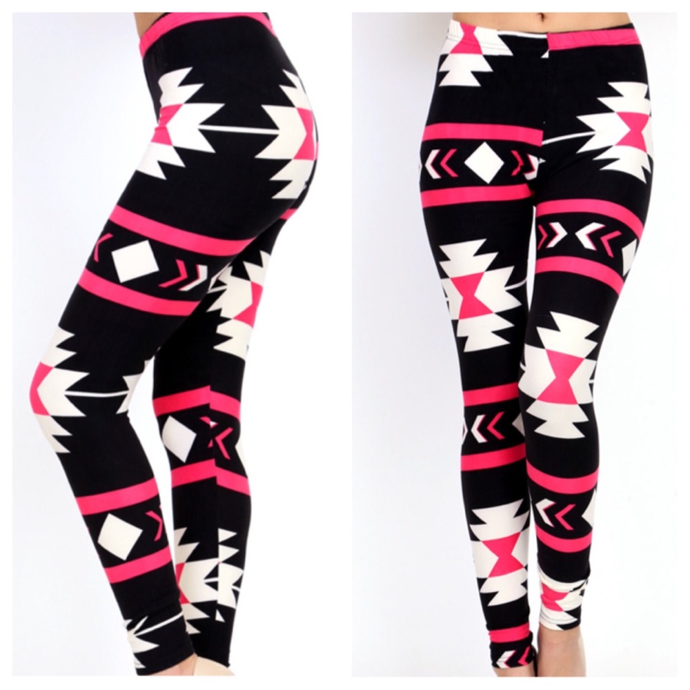 🆕New Buttery Soft Aztec Leggings One Size