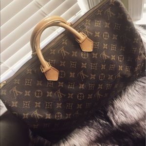 SOLD Authentic Louis Vuitton speedy 40