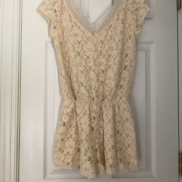 Lace romper - Picture 2 of 4