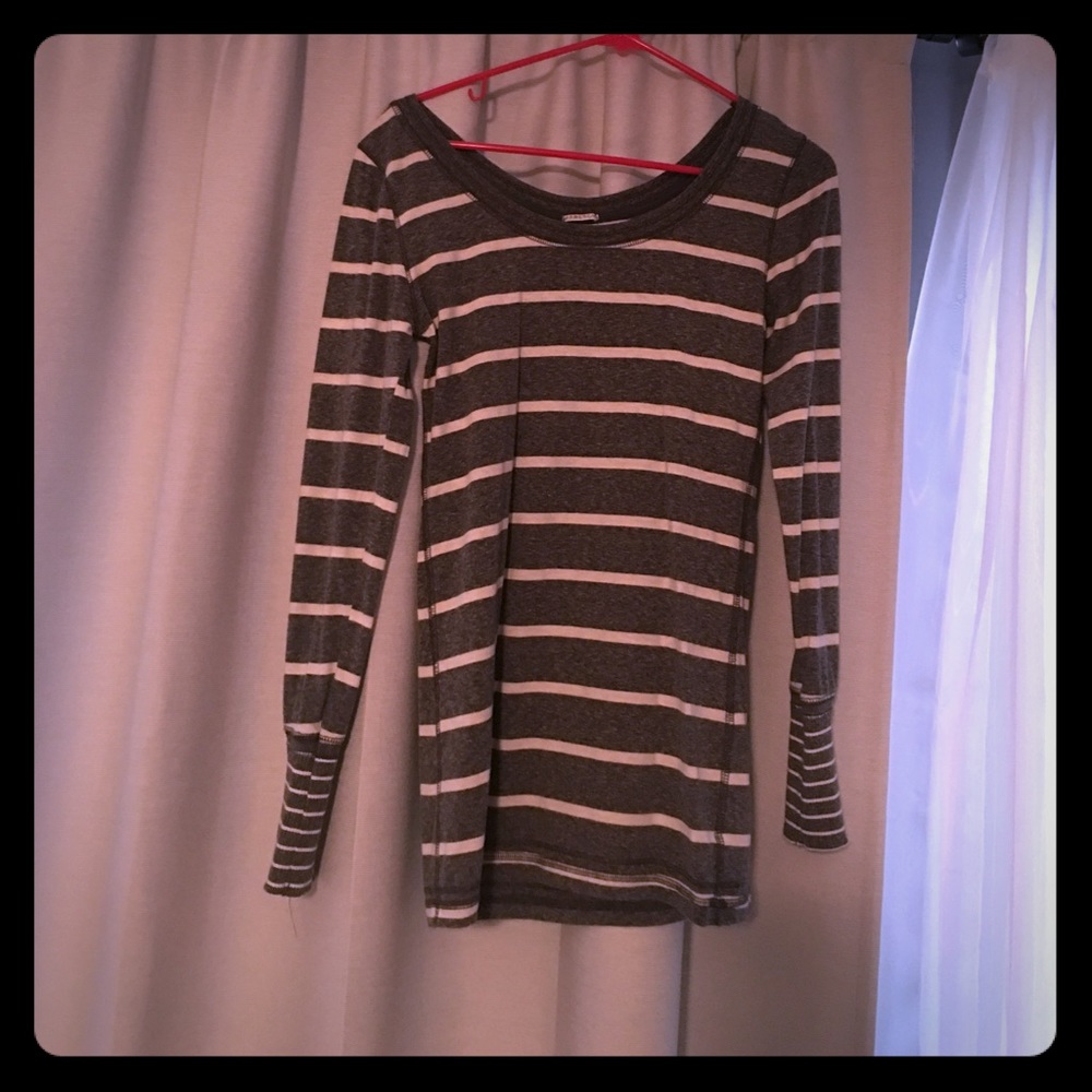 Cozy long sleeve tunic, wears more like a Medium