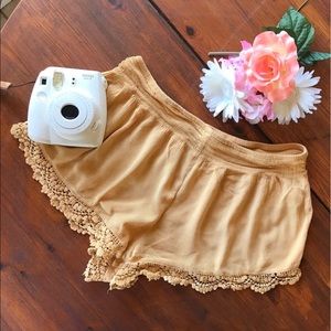 🎉HP🎉 Boho Mustard yellow shorts