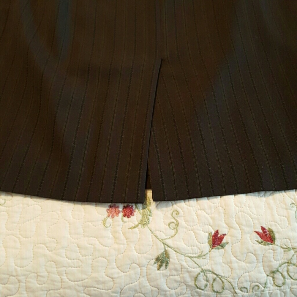 5 FOR $25 Kasper Skirt full lined - Picture 3 of 5