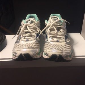 Mizuno running shoes