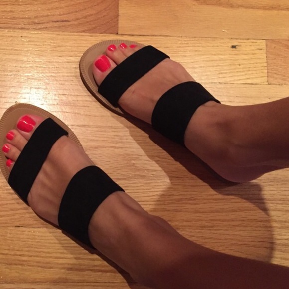 ISO a pair of sandals like these - Picture 2 of 2