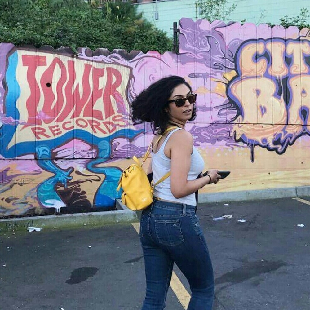 Meet your Posher, Pardeese