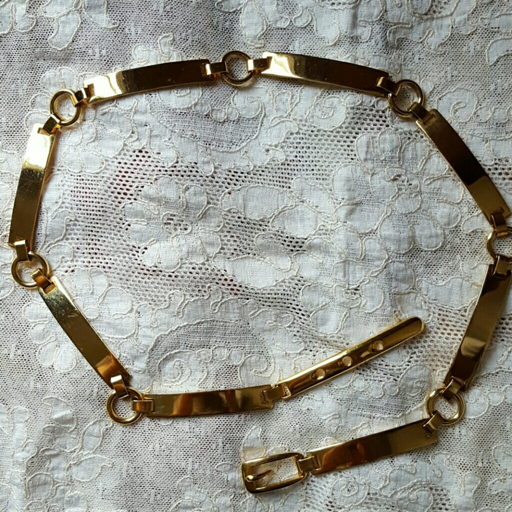 Vintage 80's gold narrow chain link belt