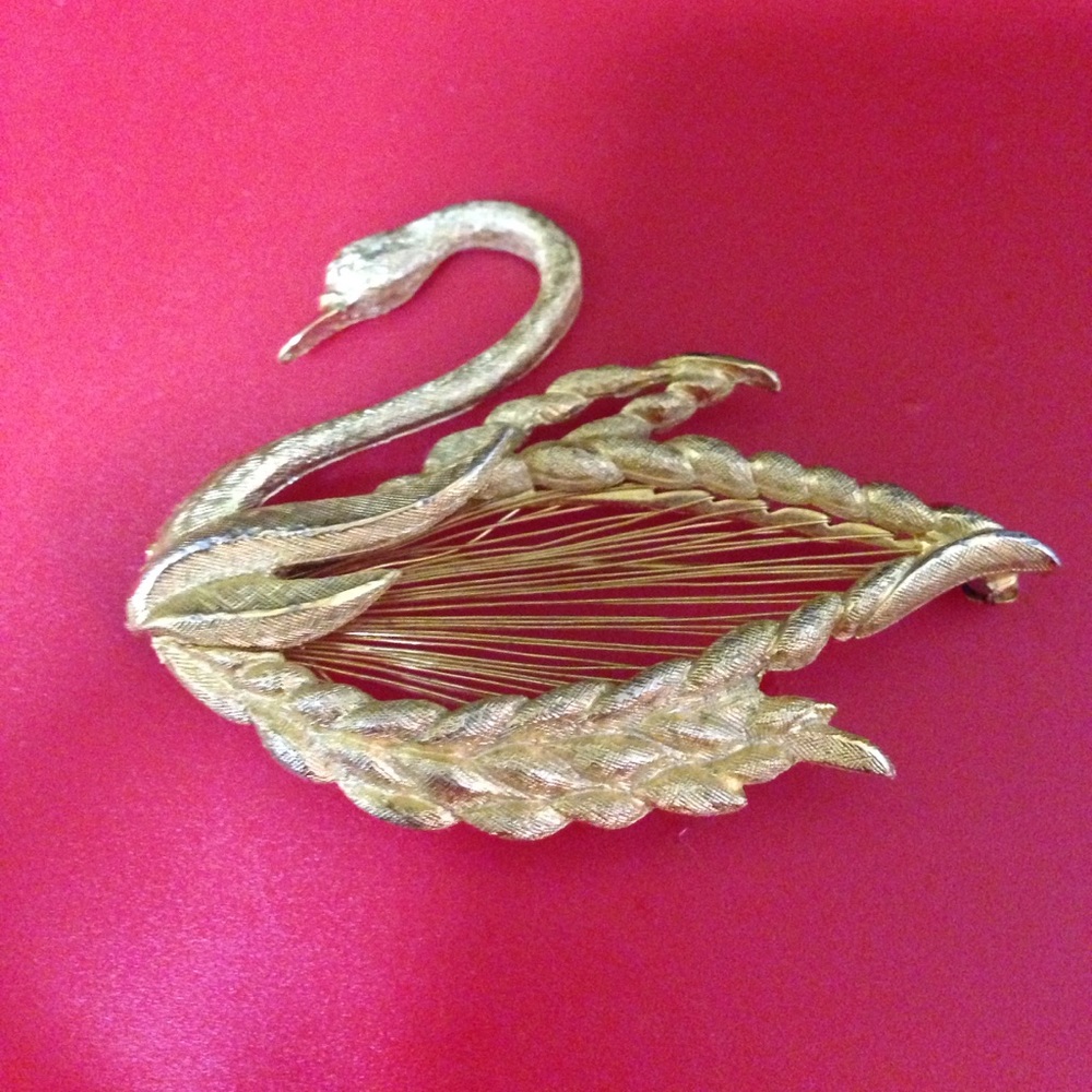 Monet gold swan brooch