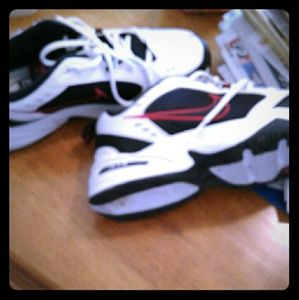 Men's Nike Air SZ 9 wide