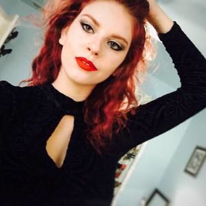 Meet your Posher, Caitlin