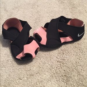 Nike Yoga -- Studio Wrap