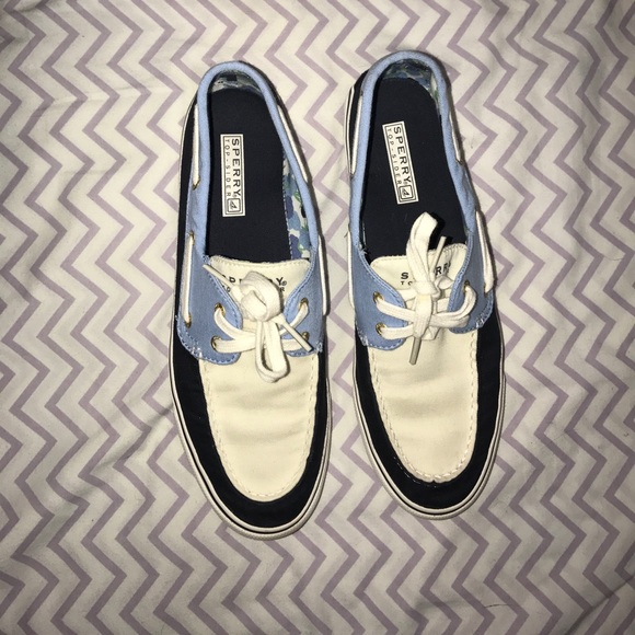 Size 9.5 canvas sperry's - Picture 2 of 3