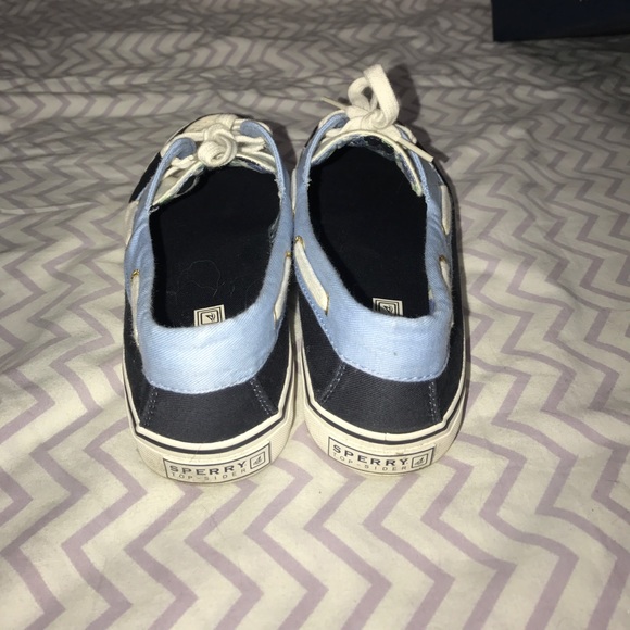 Size 9.5 canvas sperry's - Picture 3 of 3