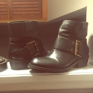 Short motorcycle booties