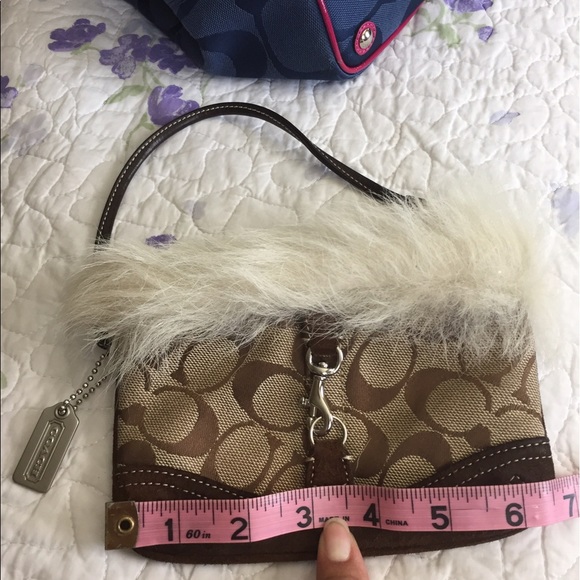 Coach bag with wristlet set - Picture 2 of 6