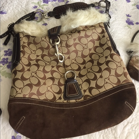 Coach bag with wristlet set - Picture 3 of 6