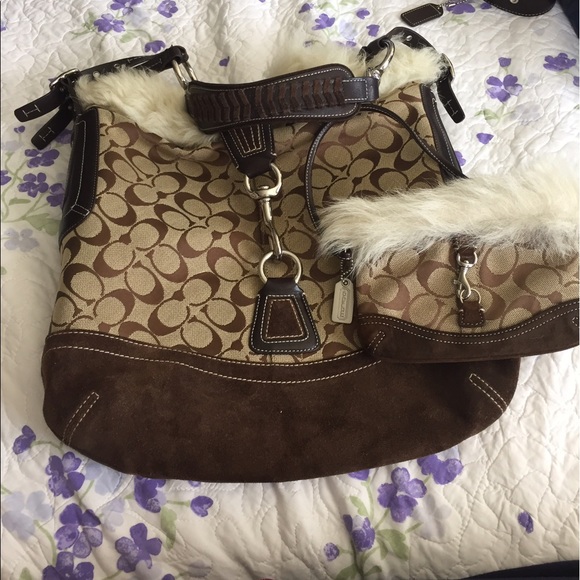 Coach bag with wristlet set - Picture 6 of 6