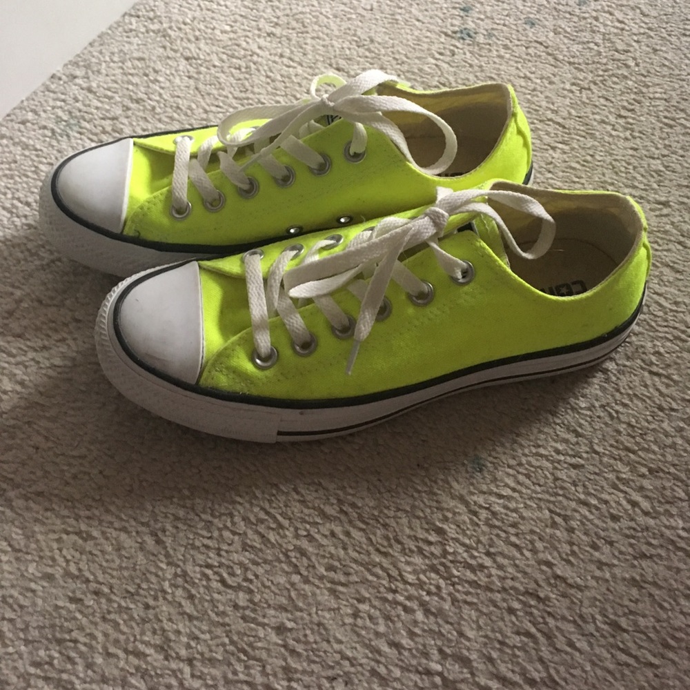 Bright green converse women's size 7 men's 5